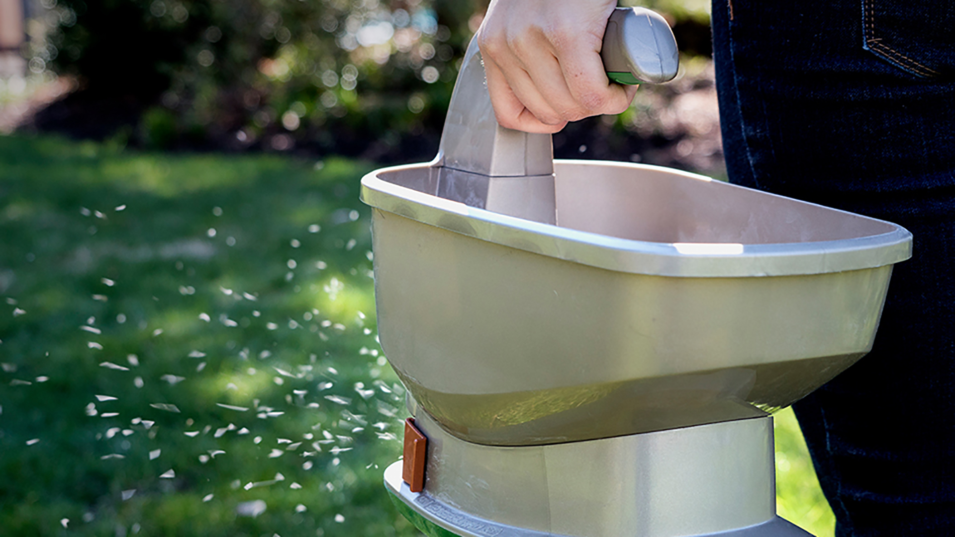 Scotts Wizz Battery Handheld Spreader Priority Designs