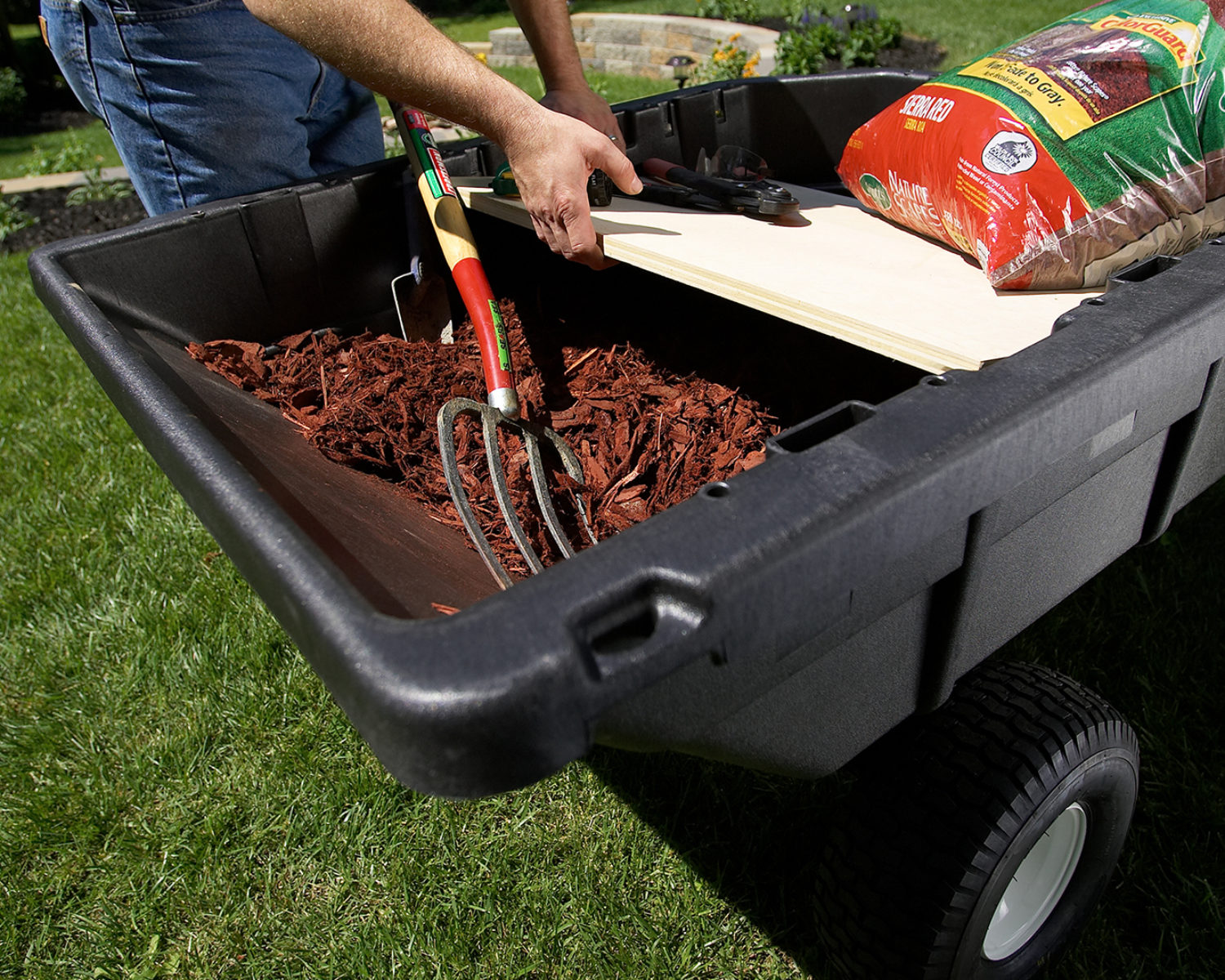 priority_designs_lawn_and_garden_cart_design_and_engineering_003