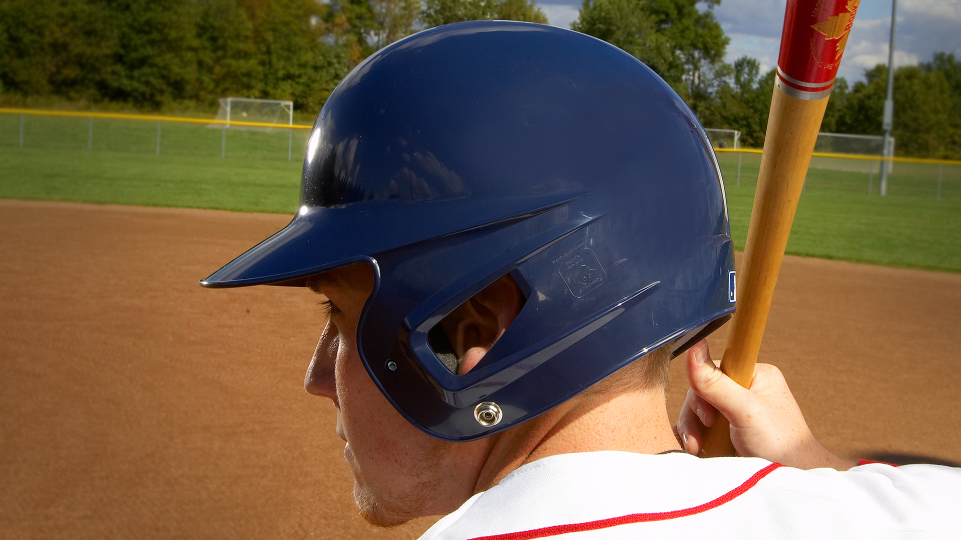 priority_designs_safety_sports_helmet_design_and_engineering_003