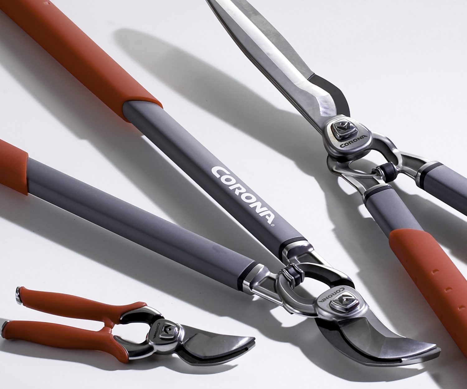 priority_designs-functional-prototype-garden-tools-3840x2159