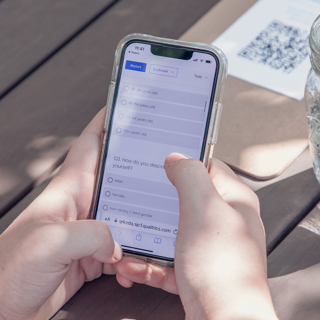 prioritydesigns-brand-customer-experience-survey-1080x1080